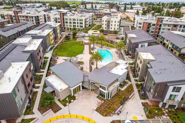 45039 Insight St, Fremont CA: https://media.crmls.org/mediaz/caee22d0-d2ea-41b8-81bb-518416841eb7.jpg