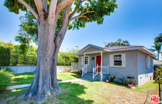 848 MARCO Place, Venice CA: https://media.crmls.org/mediaz/caeede0f-6c4c-4ea7-a0ed-284c226b20a0.jpg