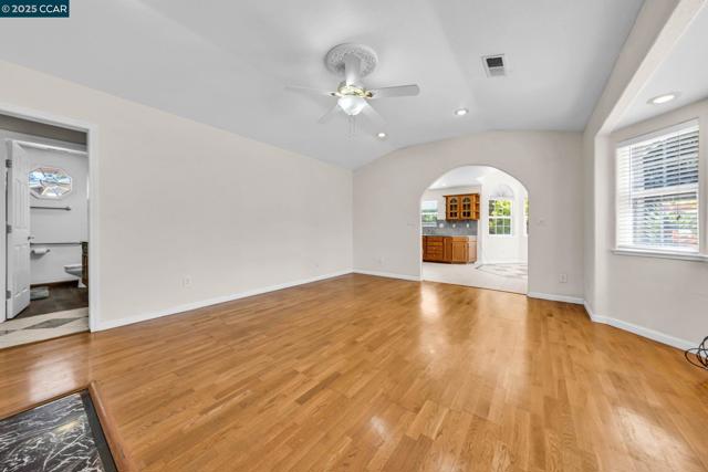 18127 Madison Ave, Castro Valley CA: https://media.crmls.org/mediaz/caeee27a-6d9e-4ac9-9057-0ab208208011.jpg