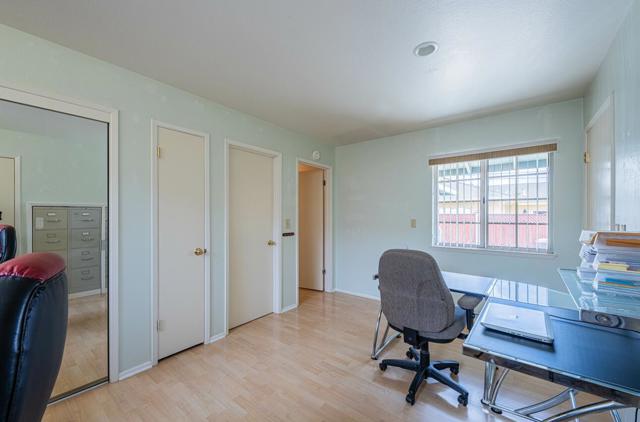 607 La Mesa Drive, Salinas CA: https://media.crmls.org/mediaz/caef47c9-6dd7-4da9-8c3d-431742295092.jpg