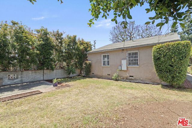 4030 Boise Avenue, Los Angeles CA: https://media.crmls.org/mediaz/caef80f6-edeb-4d75-b5e6-b917cc439634.jpg