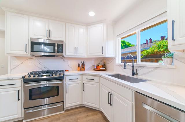 731 La Mesa Drive, Salinas CA: https://media.crmls.org/mediaz/caefd7ce-4785-4111-be8f-5aadae748f58.jpg