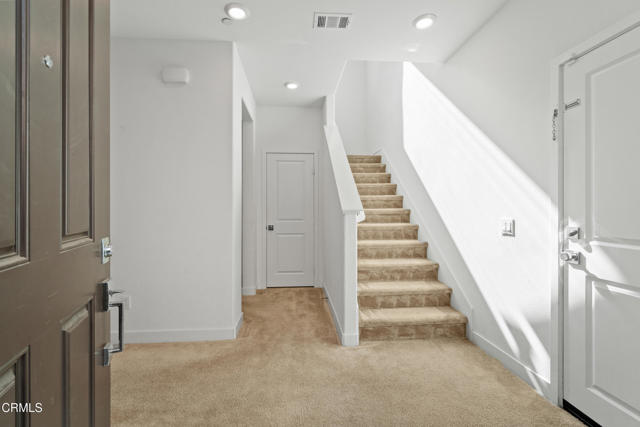 Detail Gallery Image 6 of 46 For 1966 Meyer Ct, Santa Paula,  CA 93060 - 4 Beds | 3/1 Baths