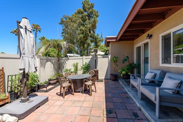 8721 Wahl St, Santee CA: https://media.crmls.org/mediaz/caf0739a-05d6-4563-800d-d3c027717b23.jpg