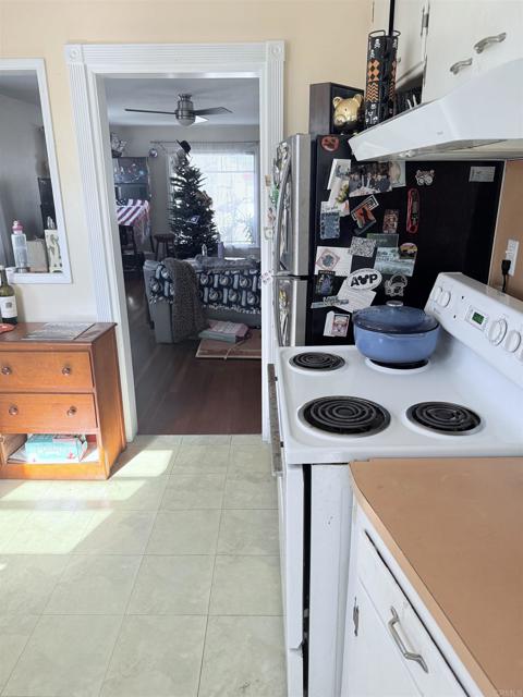 157 MAPLE AVE., Carlsbad CA: https://media.crmls.org/mediaz/caf0f8ac-5d4a-466c-9014-f61aa5ebaabf.jpg