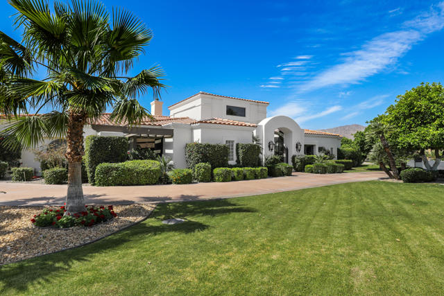 79455 Briarwood, La Quinta CA: https://media.crmls.org/mediaz/caf11fbe-e9cb-4e8a-a727-7b55900f5133.jpg