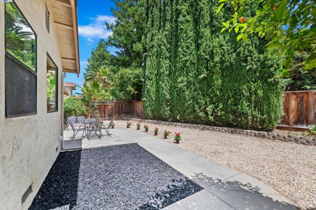 4182 Garatti Court, Pleasanton CA: https://media.crmls.org/mediaz/caf1253d-9b64-4773-80fb-144aeb924961.jpg