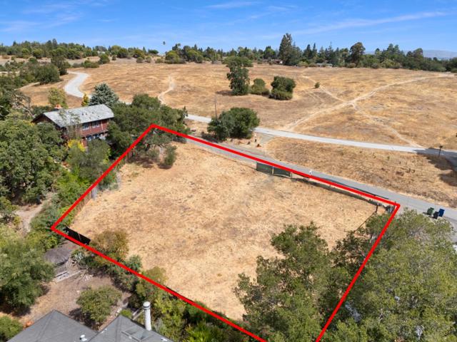 152 Alta Mesa Road, Woodside CA: https://media.crmls.org/mediaz/caf156ec-9743-45d3-8308-7b68957f8ea5.jpg