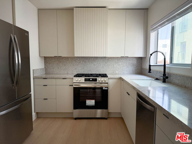 1947 Clinton Street, Los Angeles CA: https://media.crmls.org/mediaz/caf23a92-ff6c-499c-8db5-3cd2f535ac7f.jpg