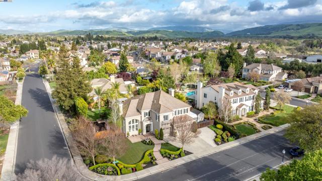 2522 Wood Hollow Dr, Livermore CA: https://media.crmls.org/mediaz/caf28db2-00a9-414d-a944-c1ed655c773f.jpg
