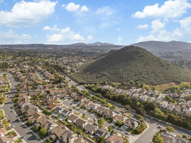 18571 Wessex St, San Diego CA: https://media.crmls.org/mediaz/caf37ee4-e86d-4cee-adf3-89fcecbaf93b.jpg
