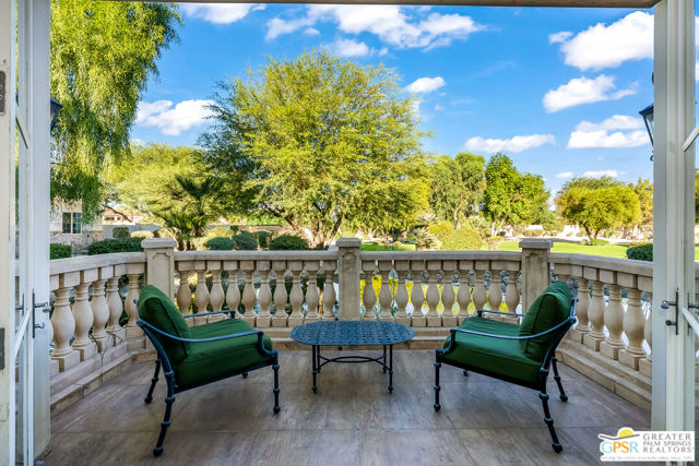 1 Saint Petersburg Court, Rancho Mirage CA: https://media.crmls.org/mediaz/caf44680-59de-4d07-b2ec-b5ceee3cc1eb.jpg