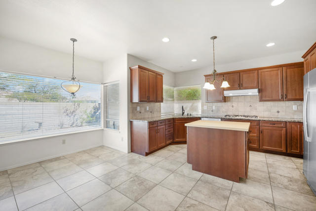 40180 Eastwood Lane, Palm Desert CA: https://media.crmls.org/mediaz/caf44863-45cb-44b1-9e87-a8cbd899a0bc.jpg