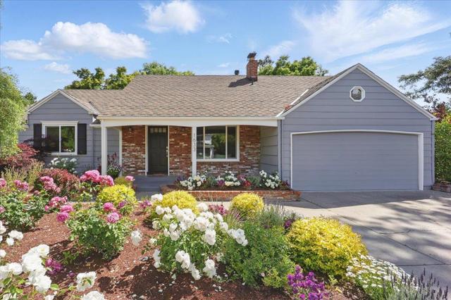 1633 Dallas Court, Los Altos CA: https://media.crmls.org/mediaz/caf4c7bd-db88-4dfe-b81c-bd038f5c46f8.jpg