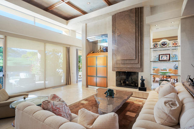 203 Kiva Drive, Palm Desert CA: https://media.crmls.org/mediaz/caf52c8d-5f60-484d-ab82-9a61e09f9b41.jpg