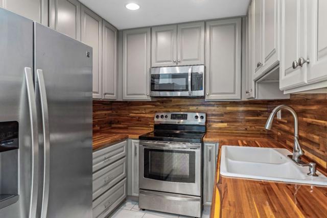 5510 Armitos Avenue, Goleta CA: https://media.crmls.org/mediaz/caf53015-dac4-4952-9bde-5664d0750a1e.jpg