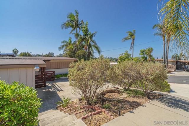 5393 Mary Fellows Avenue, La Mesa CA: https://media.crmls.org/mediaz/caf543fe-6a56-4da1-b829-8d7fccb70a9c.jpg