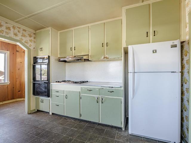 35 Sycamore Street, Watsonville CA: https://media.crmls.org/mediaz/caf5ff27-baeb-4971-8a8b-0be6db0d92c4.jpg