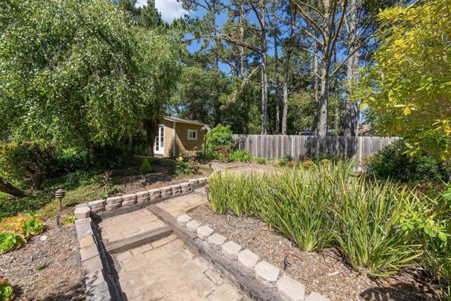 4071 Los Altos Drive, Pebble Beach CA: https://media.crmls.org/mediaz/caf657e7-e6e0-4f71-adee-3b6ef69ba628.jpg
