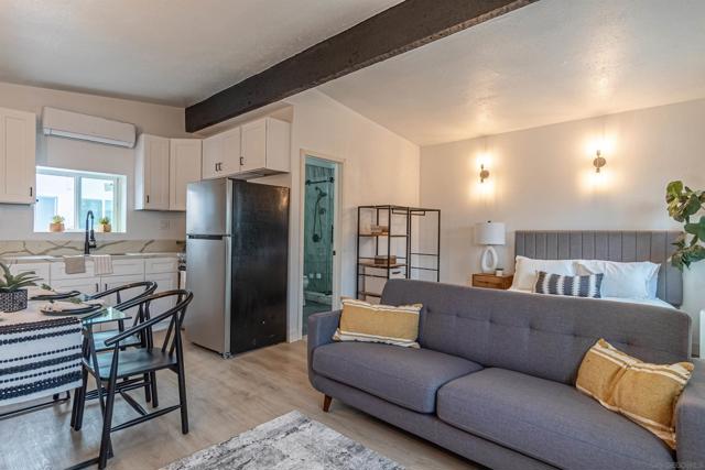 2813 15 46Th St, San Diego CA: https://media.crmls.org/mediaz/caf7123d-1ce4-48f2-a275-49b59db3172b.jpg