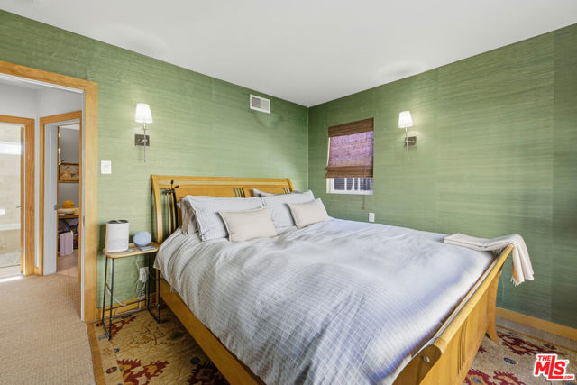 837 Westmount Drive, West Hollywood CA: https://media.crmls.org/mediaz/caf78309-0872-41cc-b9a4-474da9aa1029.jpg