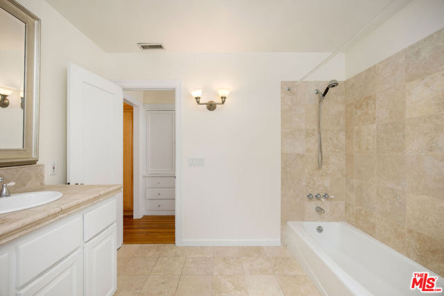 614 S Orange Drive, Los Angeles CA: https://media.crmls.org/mediaz/caf7d44c-c327-4b39-a73b-5ebaf3dc17ec.jpg