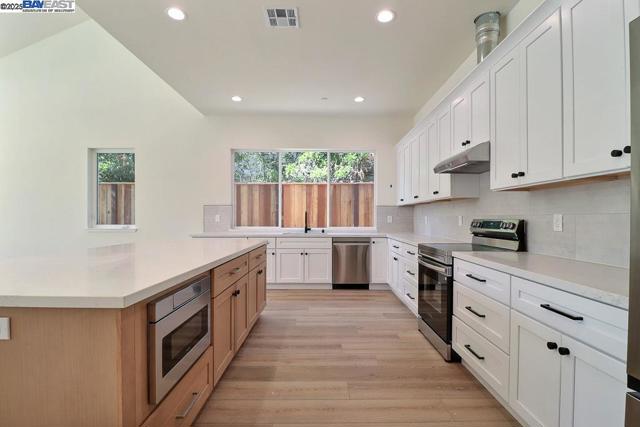 5232 Henderson Ct, Antioch CA: https://media.crmls.org/mediaz/caf82872-507c-4ccc-bbdc-7ad778be9ea9.jpg