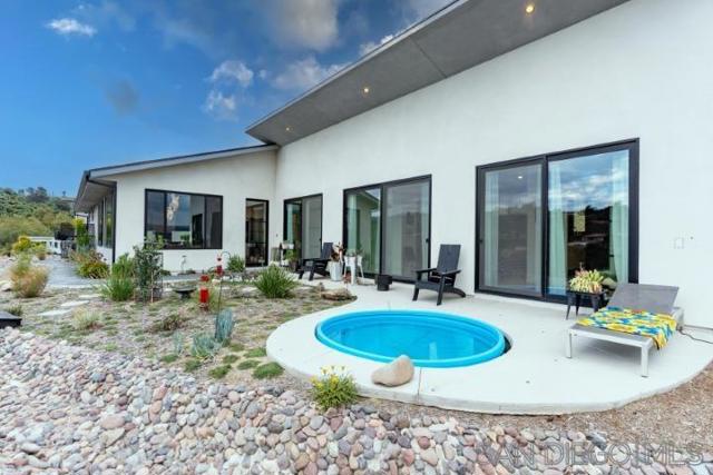 1615 Vista Del Lago, Fallbrook CA: https://media.crmls.org/mediaz/caf8d5f6-f591-4436-b60e-31b250bb5302.jpg