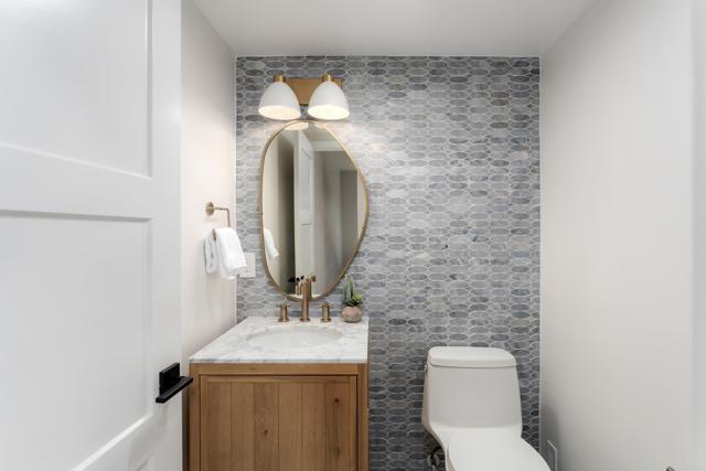 2623 Ocean Front Walk, San Diego CA: https://media.crmls.org/mediaz/caf8eec3-fde5-415f-b365-2d09e5f8296e.jpg