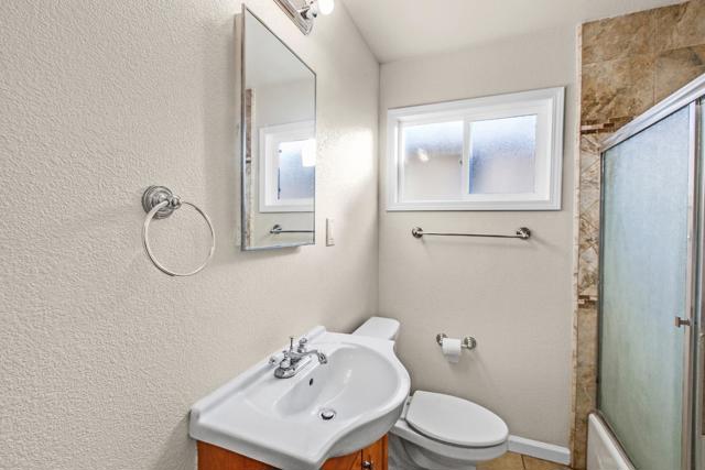 Image 16 of 19 For 2280 Glen Way