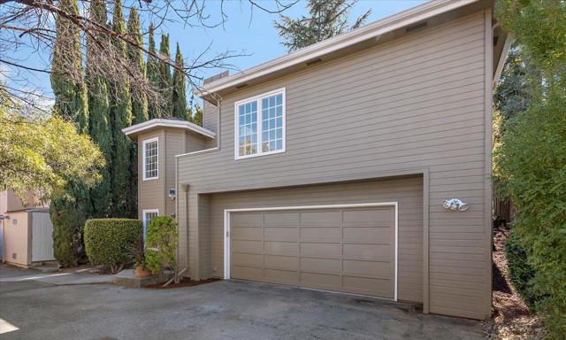 20578 3rd Street, Saratoga CA: https://media.crmls.org/mediaz/cafa0120-23b4-47c8-b978-8893c737a540.jpg