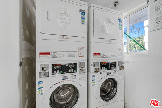 1540 N Bronson Avenue, Los Angeles CA: https://media.crmls.org/mediaz/cafa21a0-fc62-4730-87c5-0bbfc93c2dcc.jpg