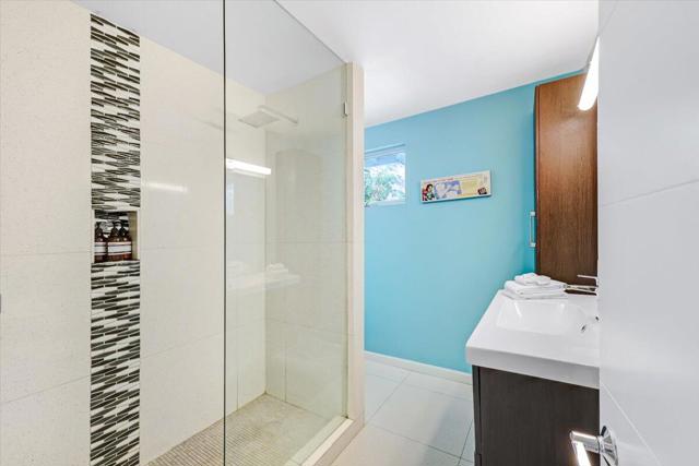 Image 20 of 33 For 400 Via Escuela