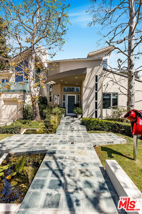 222 Avondale Avenue, Los Angeles CA: https://media.crmls.org/mediaz/cafb7071-5fb1-4cb1-903e-87a2dfd91c06.jpg