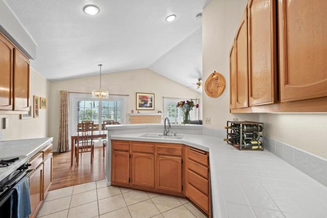 Detail Gallery Image 8 of 29 For 1213 Bitterbush Ln, El Cajon,  CA 92019 - 3 Beds | 2 Baths