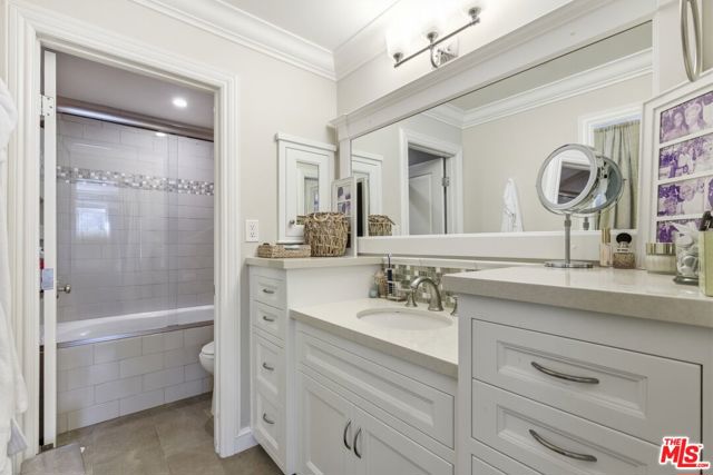 240 The, Redondo Beach CA: https://media.crmls.org/mediaz/cafce048-6deb-4cb3-a2d9-3bea2fc87f6b.jpg