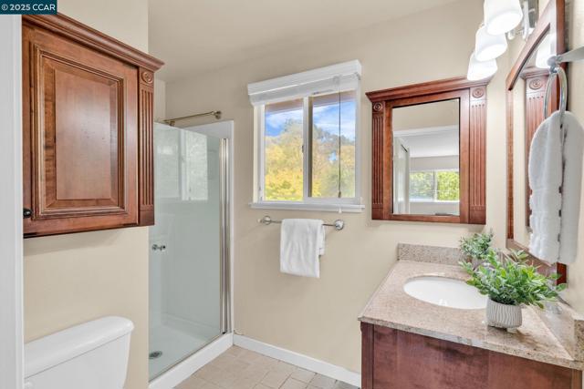 240 CASTLE GLEN ROAD, Walnut Creek CA: https://media.crmls.org/mediaz/cafdb675-fd42-4c27-a0ec-22b7169d63cf.jpg