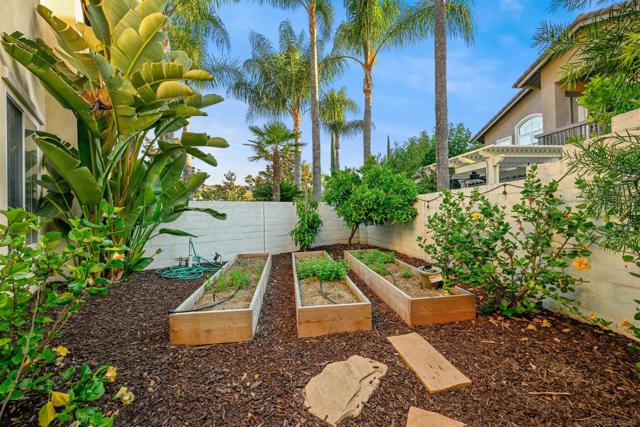 3140 Willow Creek Pl, Escondido CA: https://media.crmls.org/mediaz/cafe0288-e5d0-4070-ba39-00b4794796e5.jpg