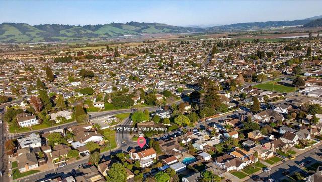 65 Monte Vista Avenue, Watsonville CA: https://media.crmls.org/mediaz/cafeb440-548c-4743-910e-3e624cee0327.jpg