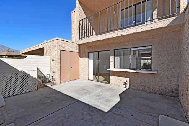 2217 Los Patos Drive, Palm Springs CA: https://media.crmls.org/mediaz/cafebc6d-d766-4bb0-9d92-4b21f0c9b743.jpg