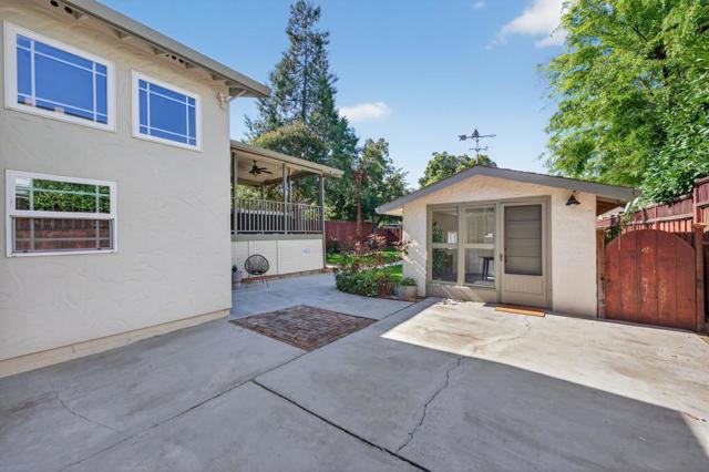 136 Loma Alta Avenue, Los Gatos CA: https://media.crmls.org/mediaz/cafebd14-513c-433e-8416-87ac2a6fc31f.jpg