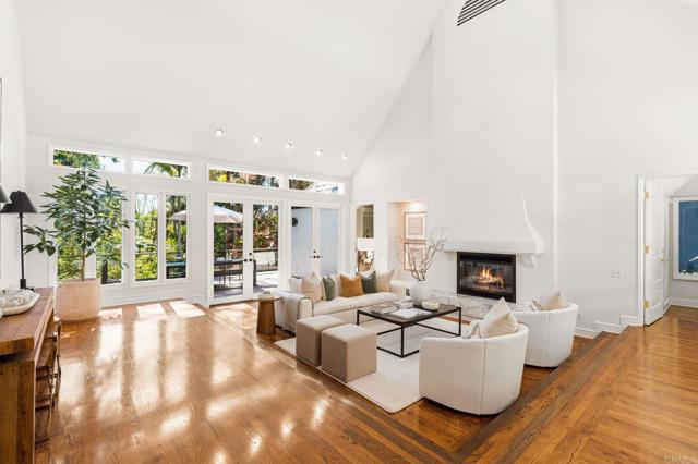 Detail Gallery Image 4 of 46 For 1765 Ivy Rd, Oceanside,  CA 92054 - 4 Beds | 3/1 Baths