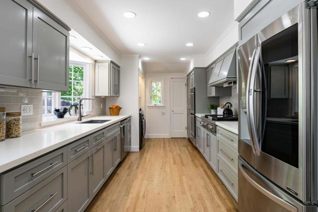 448 Felton Drive, Menlo Park CA: https://media.crmls.org/mediaz/caff2907-5b4f-4f13-ab63-6ba5b148df7d.jpg