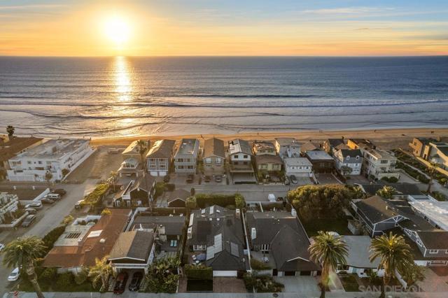 1820 Coast Blvd, Del Mar CA: https://media.crmls.org/mediaz/caff89c6-f01b-4326-9979-3a03e36fee04.jpg