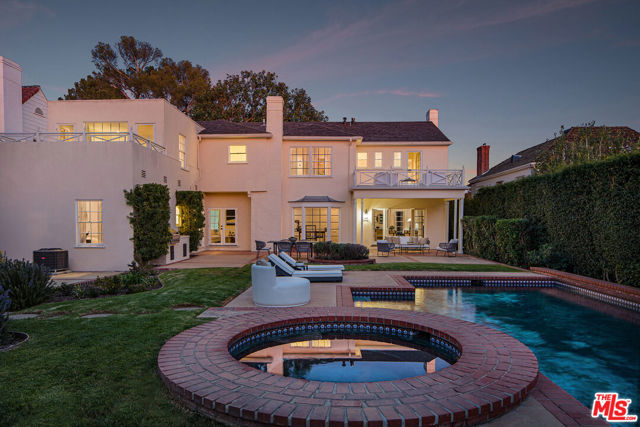 625 N Sierra Drive, Beverly Hills CA: https://media.crmls.org/mediaz/caffac1c-6265-4d09-ba1a-bd231d44e022.jpg
