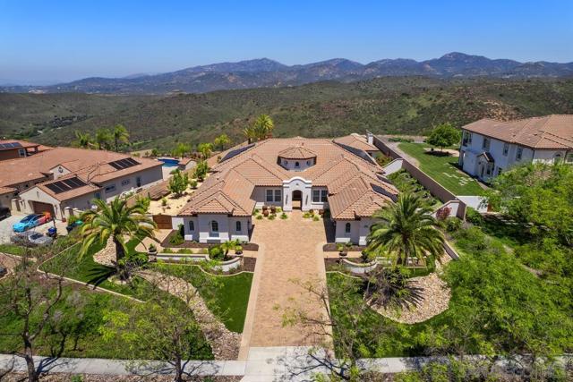 15674 Via Santa Pradera, San Diego CA: https://media.crmls.org/mediaz/caffd087-fe81-4947-8aee-06d93b749a17.jpg