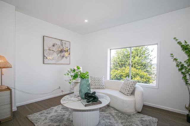 224 Shields Street, San Francisco CA: https://media.crmls.org/mediaz/caffd843-ebea-4224-9019-de94308630d3.jpg