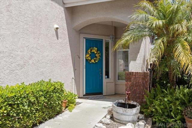 2412 Starlight Gln, Escondido CA: https://media.crmls.org/mediaz/cb002042-d474-4f2f-9ccd-f2fd347338f8.jpg