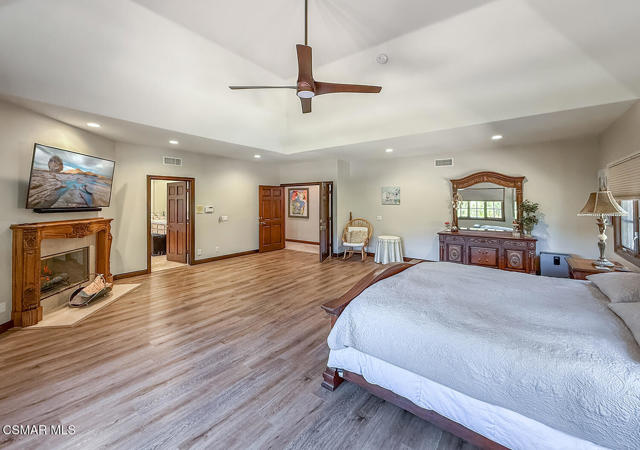 2317 Sierra Creek Road, Agoura Hills CA: https://media.crmls.org/mediaz/cb00308f-3eb5-4766-a508-e2b48082a4a0.jpg