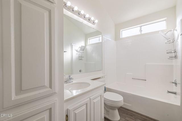 Detail Gallery Image 31 of 50 For 20046 Canyon View Dr, Santa Clarita,  CA 91351 - 3 Beds | 2 Baths